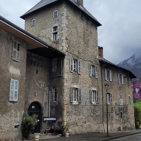 Maison De Biscuit Ugine
